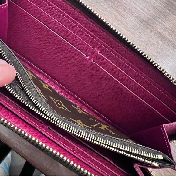 Auth Louis Vuitton Clemence Wallet - Picture 10 of 13